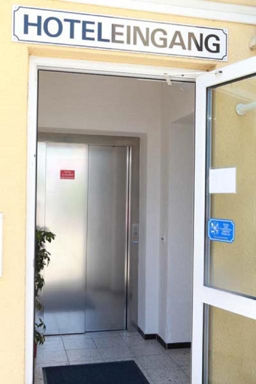 Hotel Wetterau - Self-Check-In Wolfersheim Exterior photo